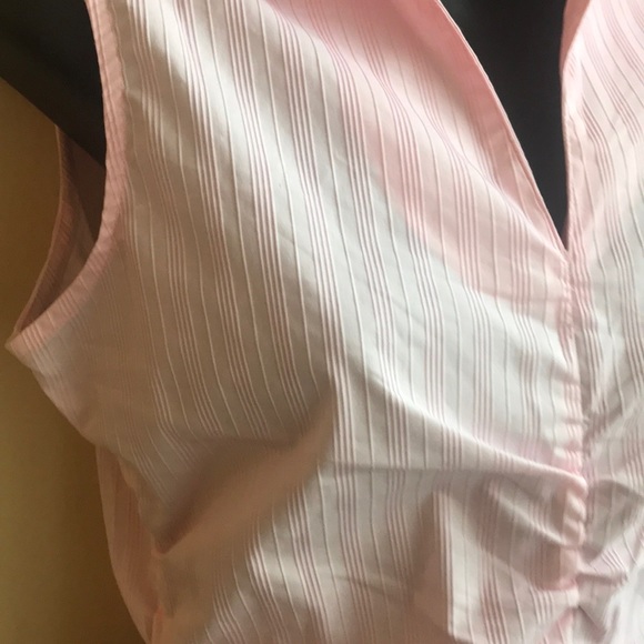 3 for $35 Cute. Ruched blouse 🕉 - Picture 4 of 6